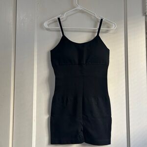 Women’s OQQ black shape-wear - Size Large